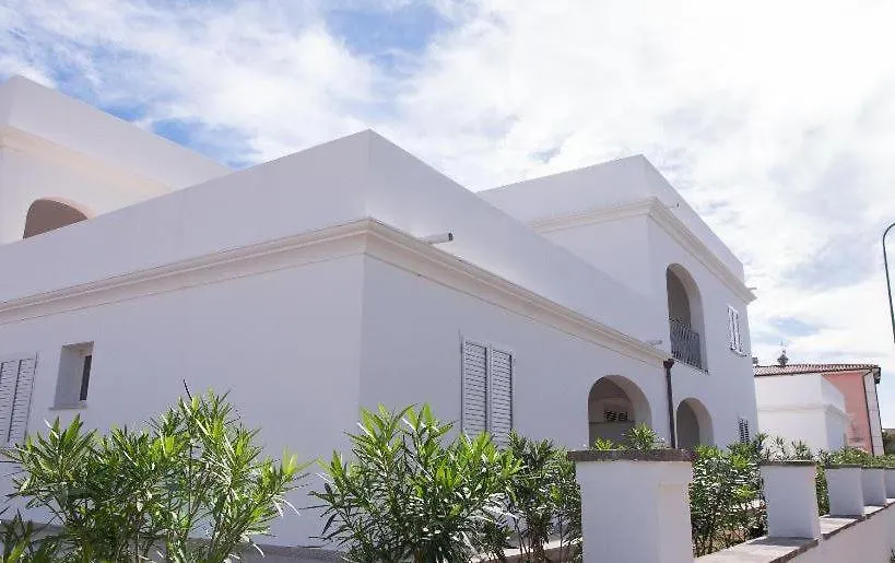 Apartments In Golfo אורוסיי