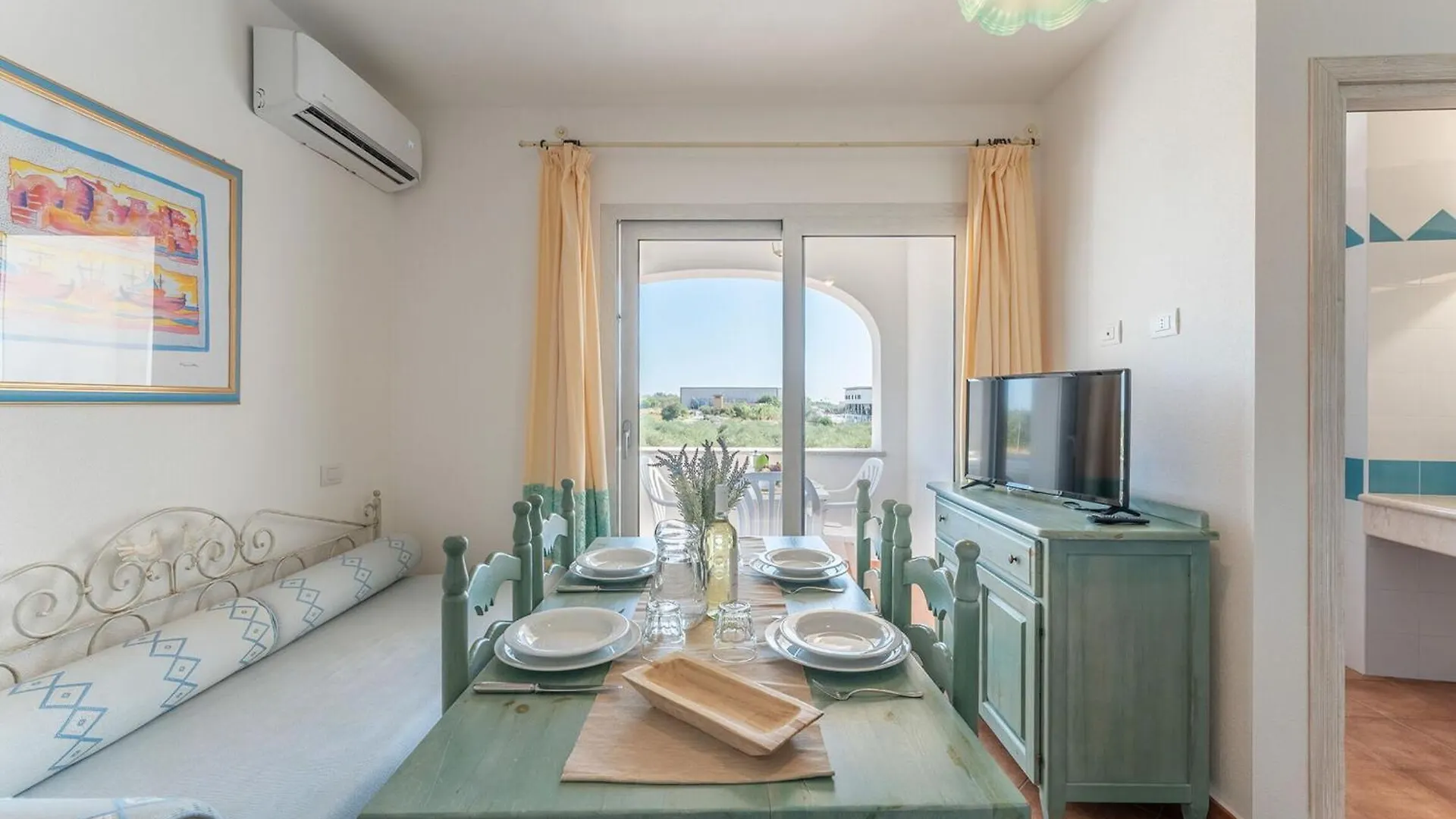 Apartments In Golfo אורוסיי