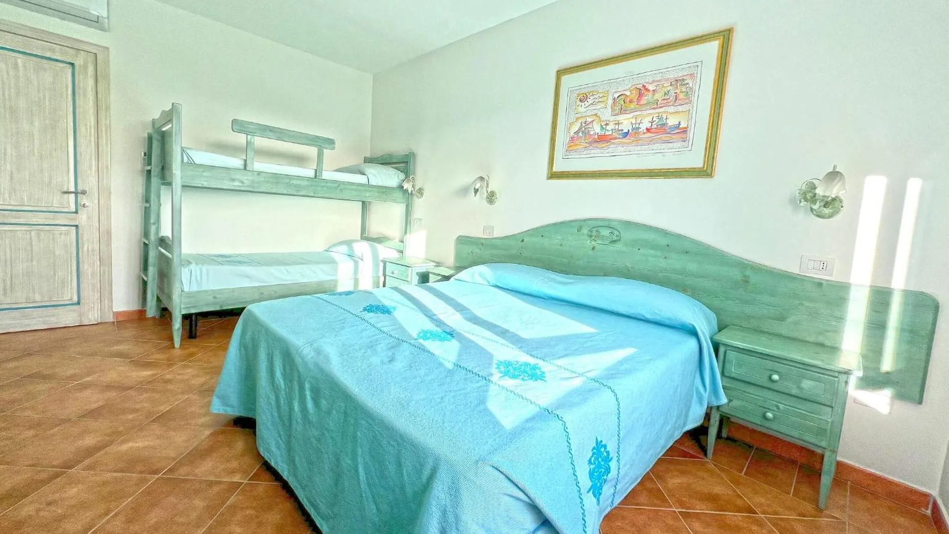Apartments In Golfo אורוסיי