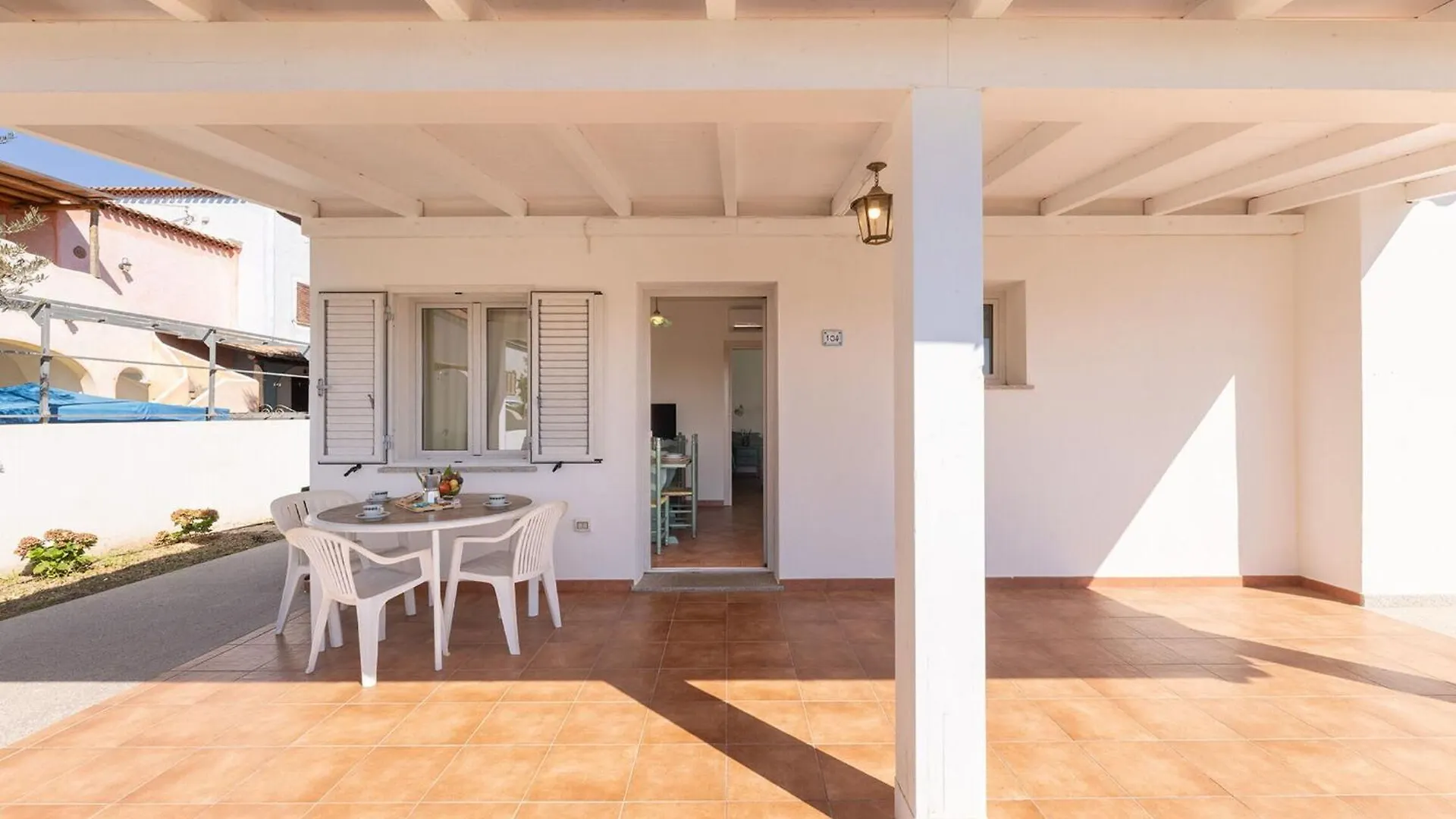 Apartments In Golfo אורוסיי