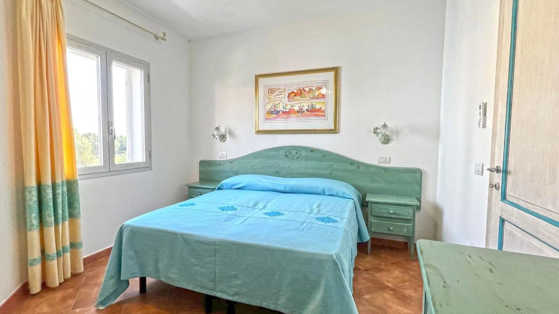 Apartments In Golfo אורוסיי